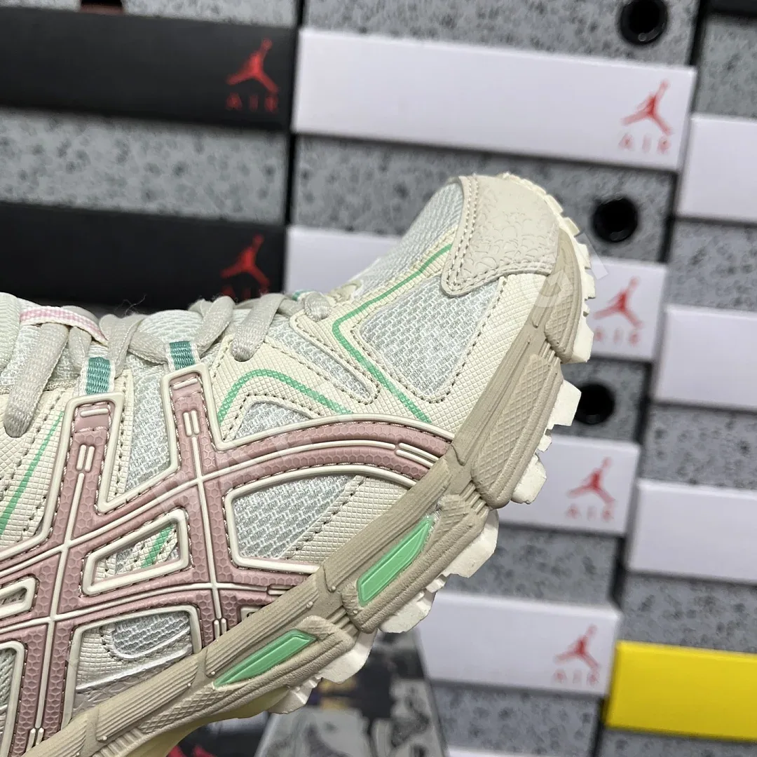 아식스 [XY] 젤 카하나 8 1012A978-101 200348 Asics Gel-Kahana 8 상세 이미지 10