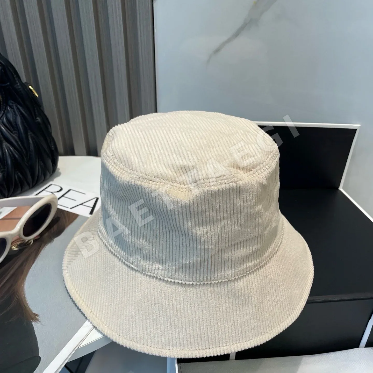 미우미우 모자 81324 Miu Miu Cap 상세 이미지 2