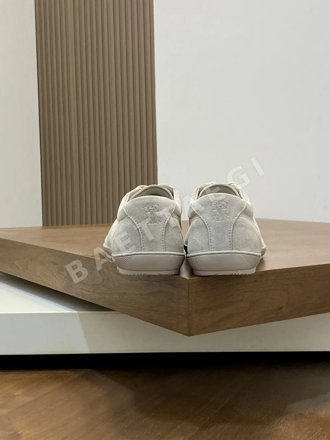브루넬로쿠치넬리 소가죽 스웨이드 캐주얼 신발 상세 이미지 8