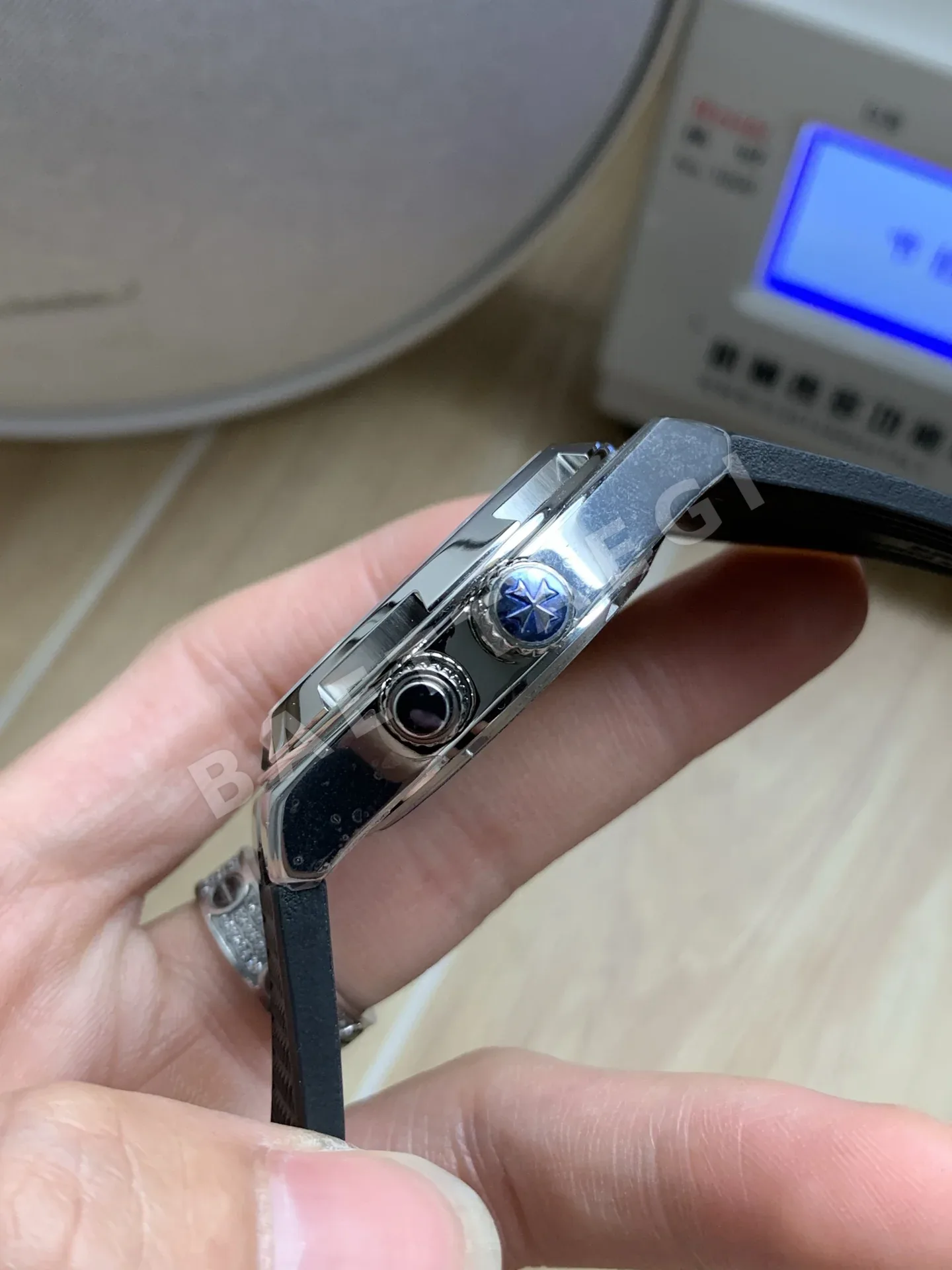 바쉐론콘스탄틴 오버시즈 멀티펑션 시계 42MM7920 V 상세 이미지 3