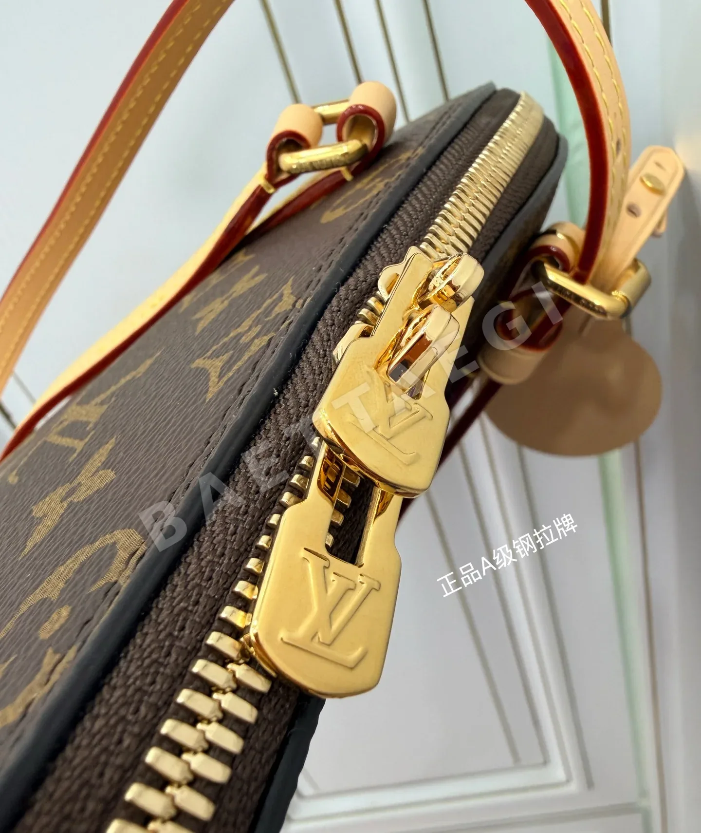 루이비통 M28951 가방 상세 이미지 5