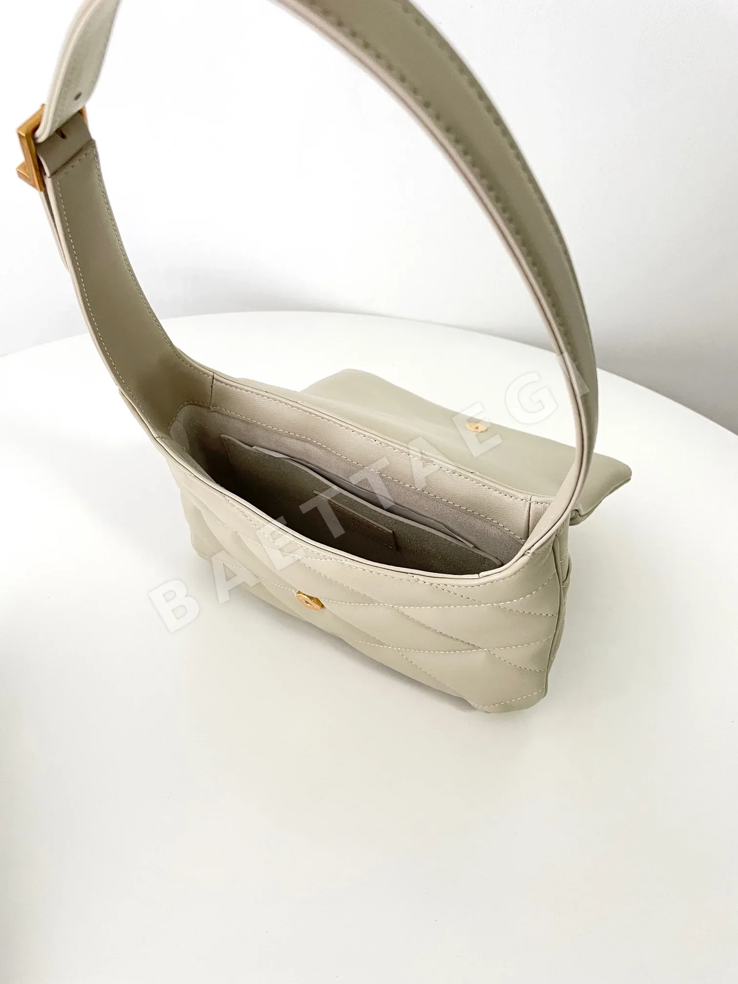 생로랑 퀼팅 램스킨 숄더백 698567 상세 이미지 7