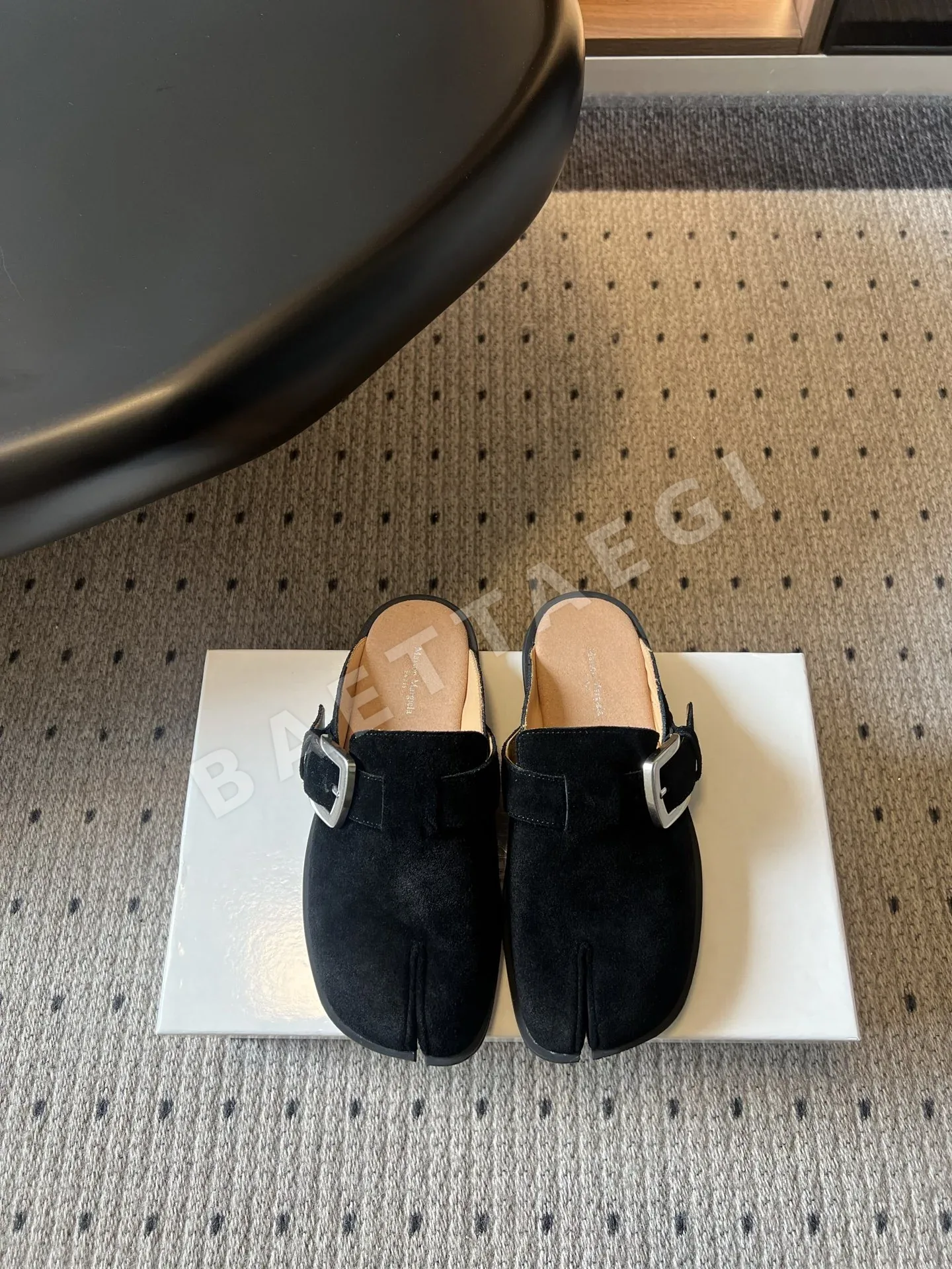 마르지엘라 스플릿토 뮬 슬리퍼 75329