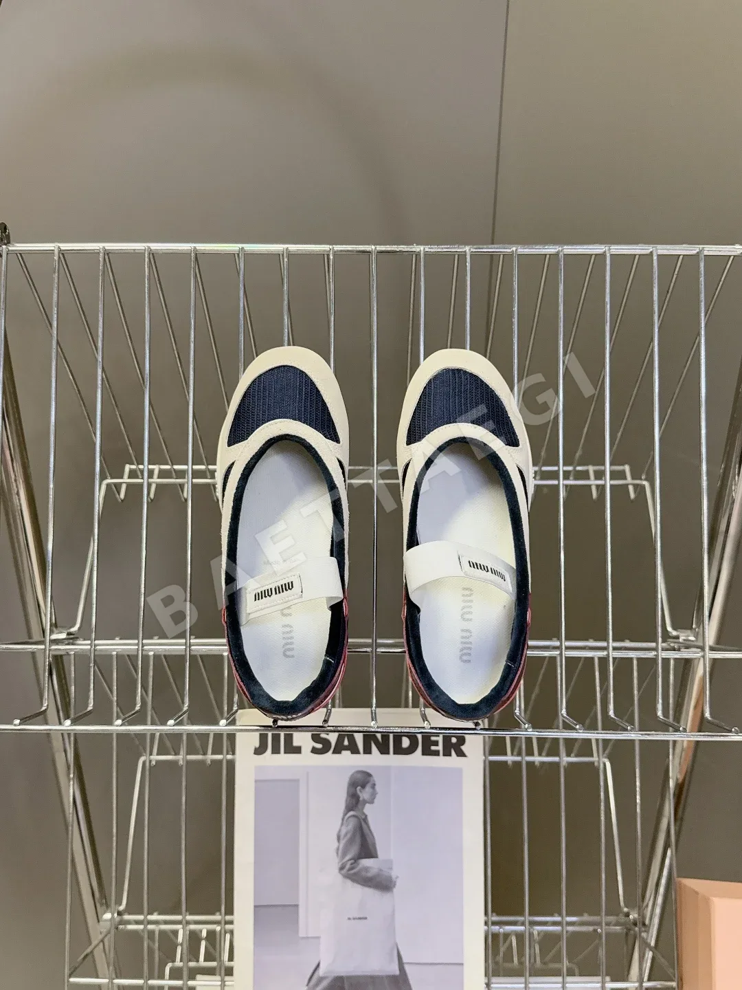미우미우 레트로 캐주얼 메리 제인 신발 상세 이미지 6