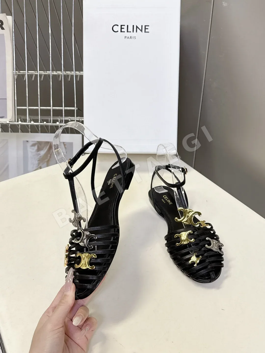 셀린느 로만 스타일 클로즈드 토 샌들 상세 이미지 4