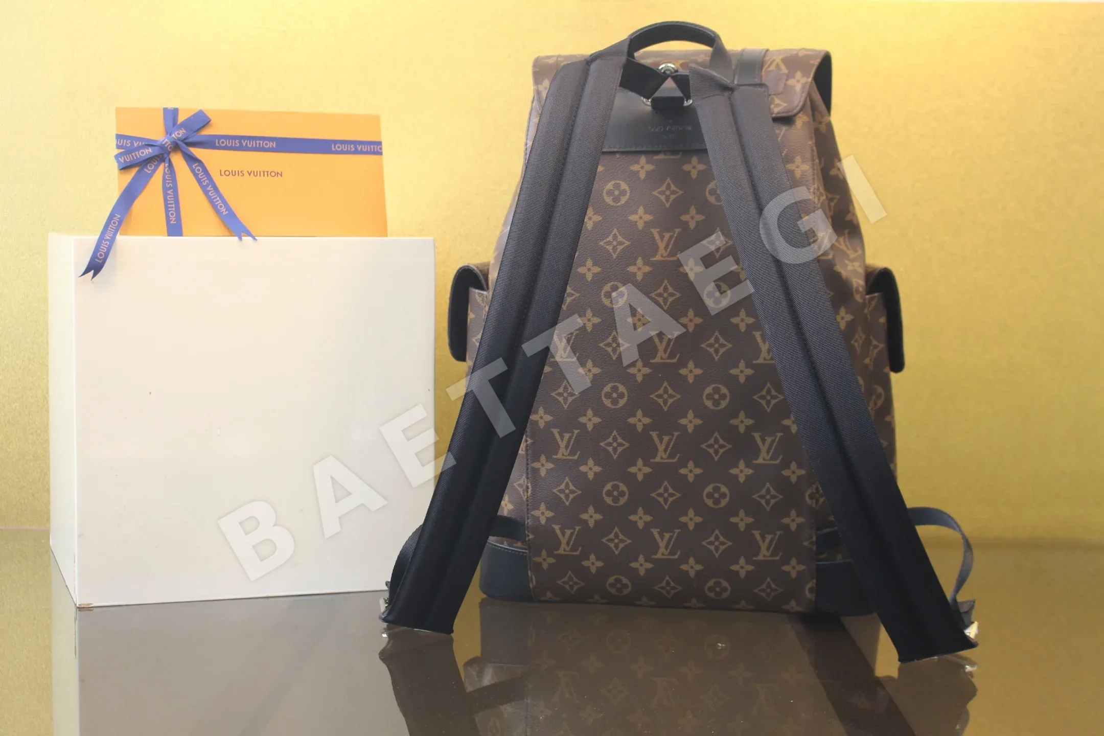 루이비통 크리스토퍼 미디엄 모노그램 숄더백 329 상세 이미지 3