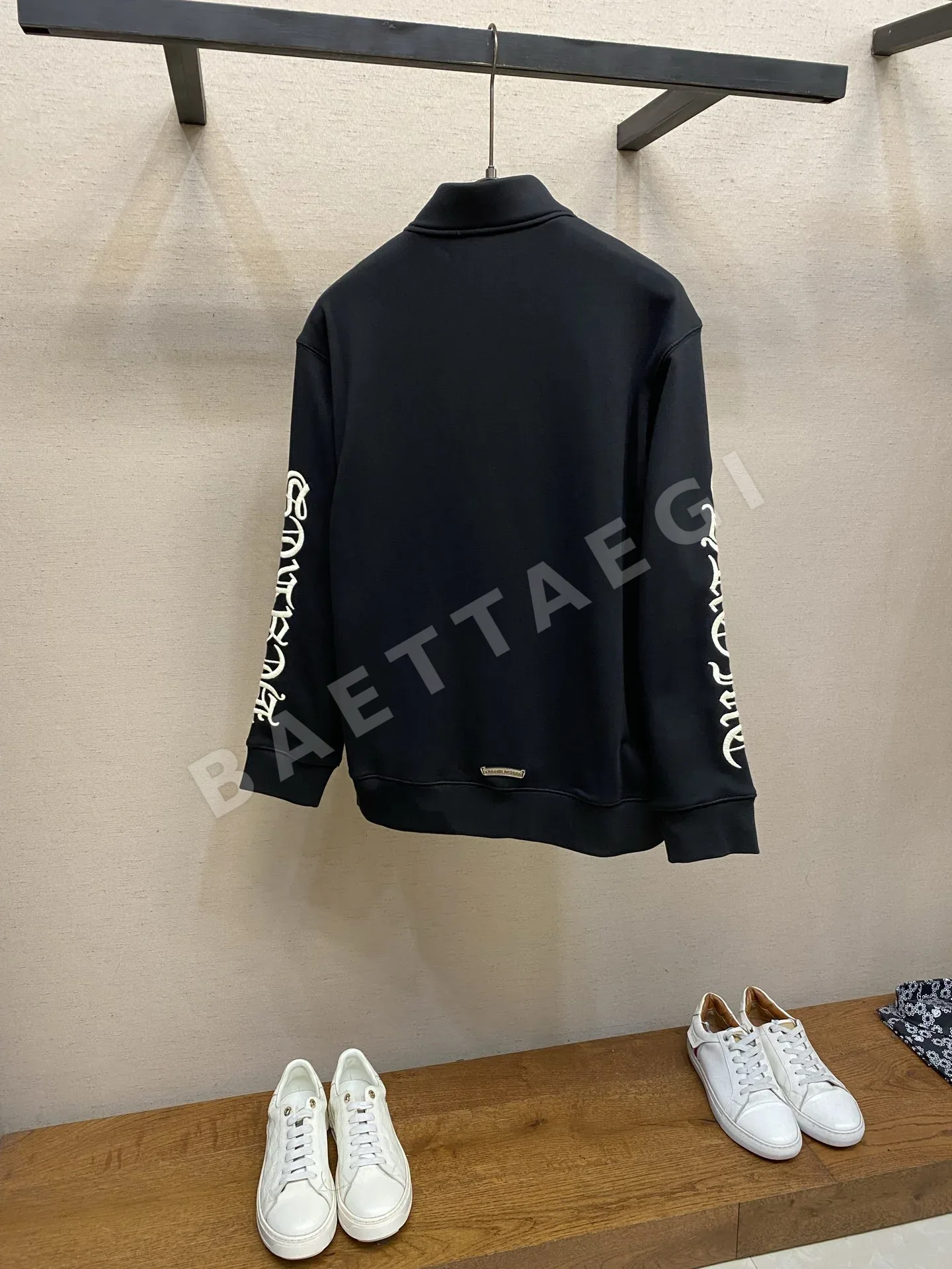 크롬하츠 자수 하프 집업 긴팔 티셔츠 상세 이미지 2