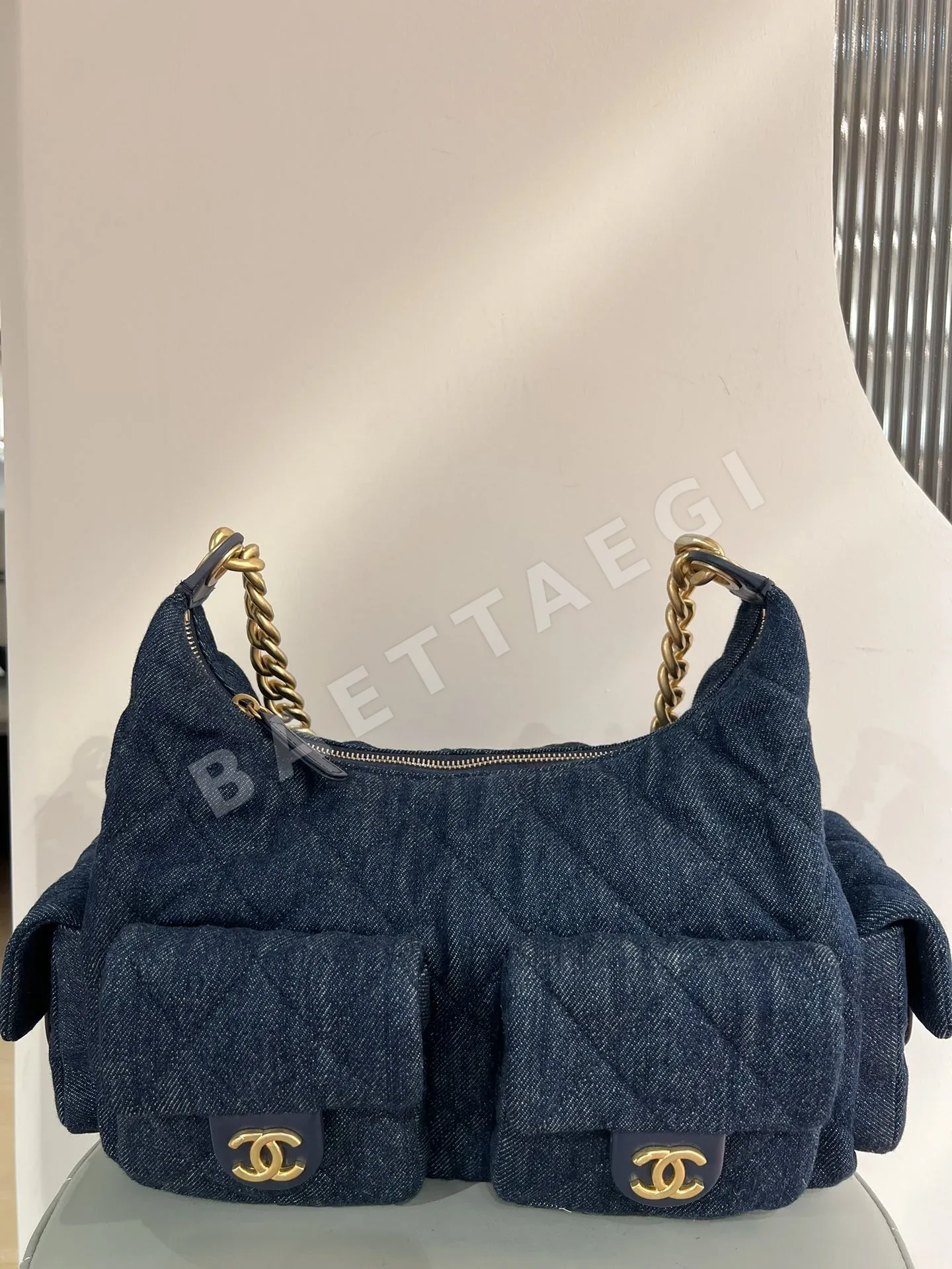 샤넬 25C 데님 호보 가방 136000