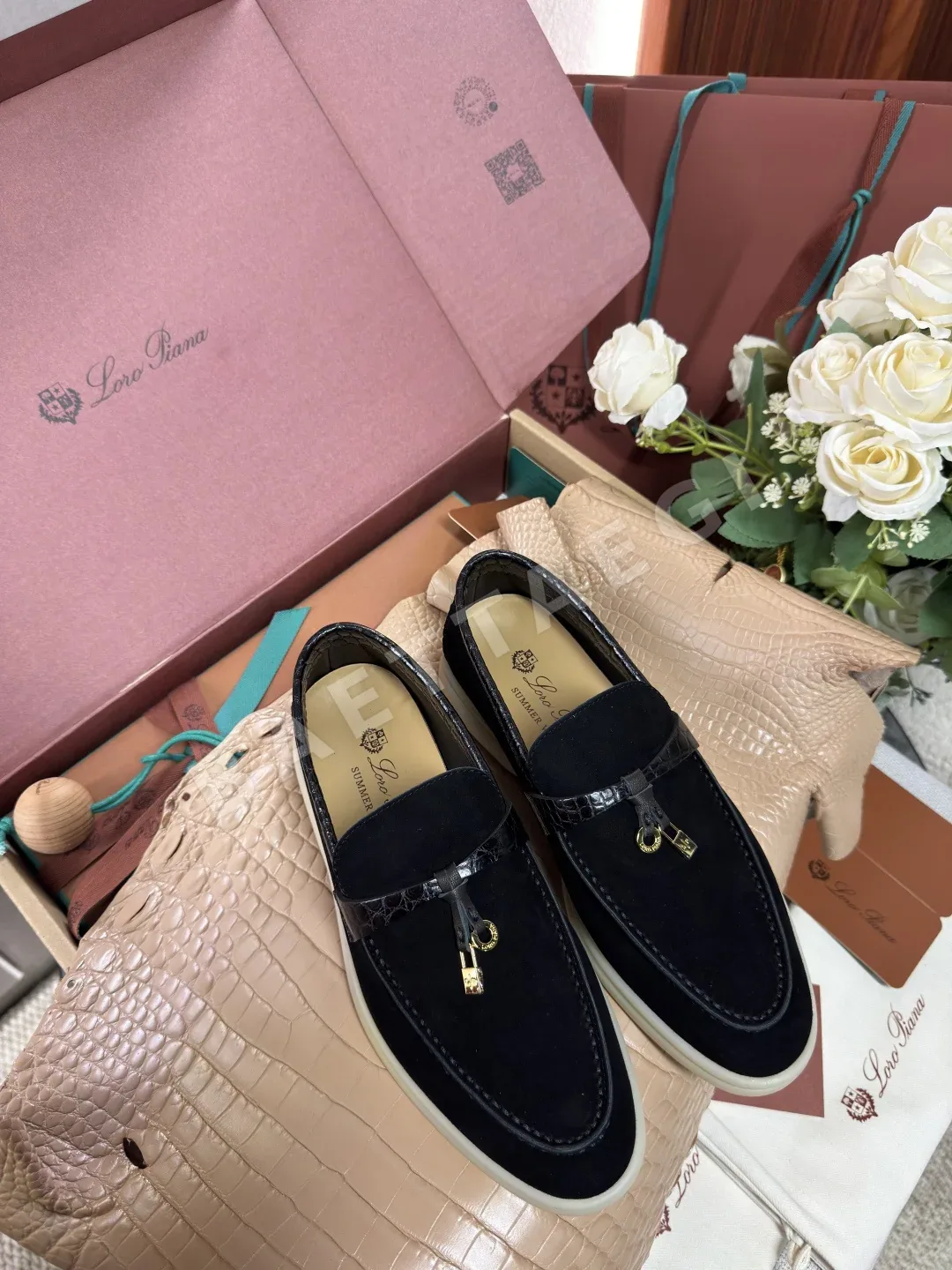 로로피아나 악어가죽 남성 신발 89054