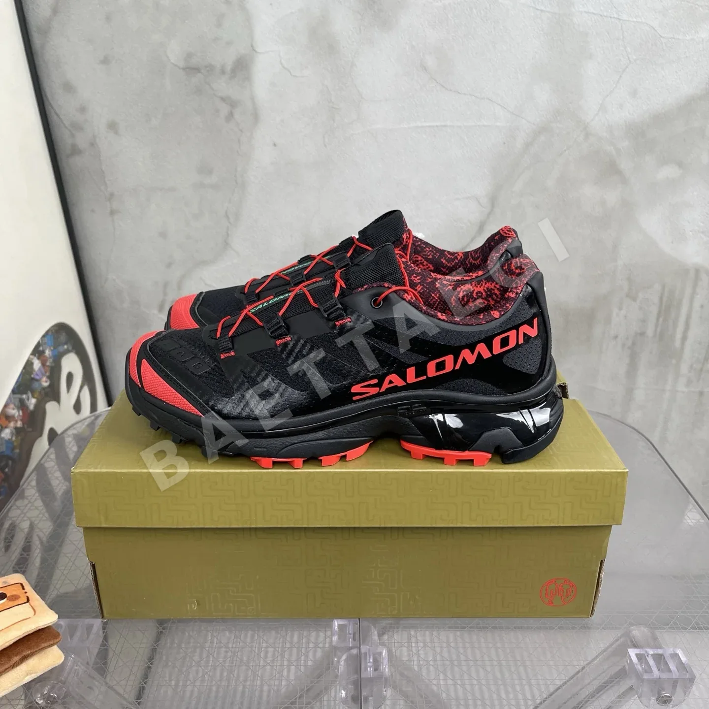 살로몬 XT-4 OG 로우컷 러닝화 74819