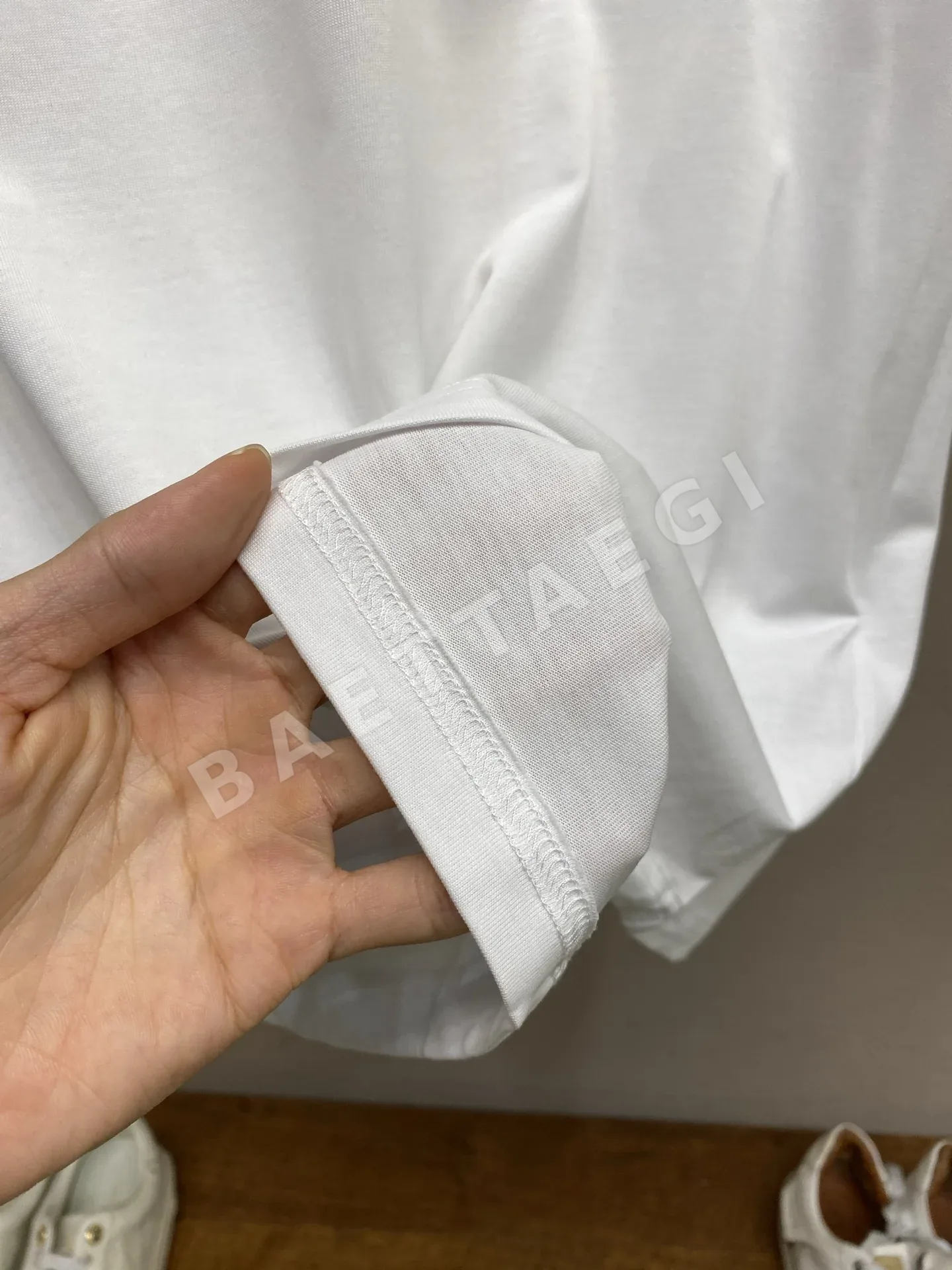 벨루티 크루넥 레더 엠블럼 코튼 반팔 티셔츠 상세 이미지 7
