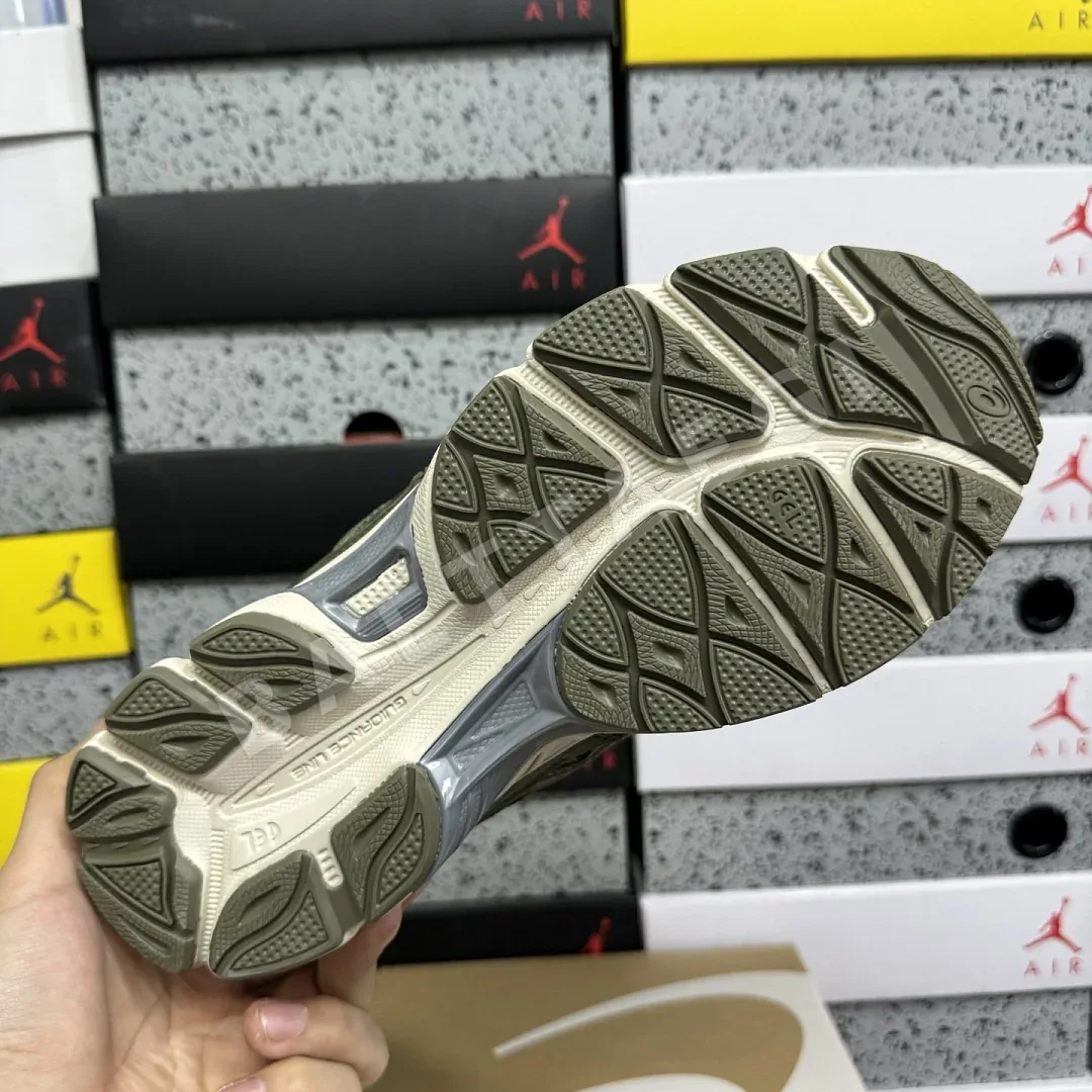 아식스 [WZ] 젤 NYC 1203A739-300 200382 Asics Gel-NYC Grove Olive Canvas 상세 이미지 7