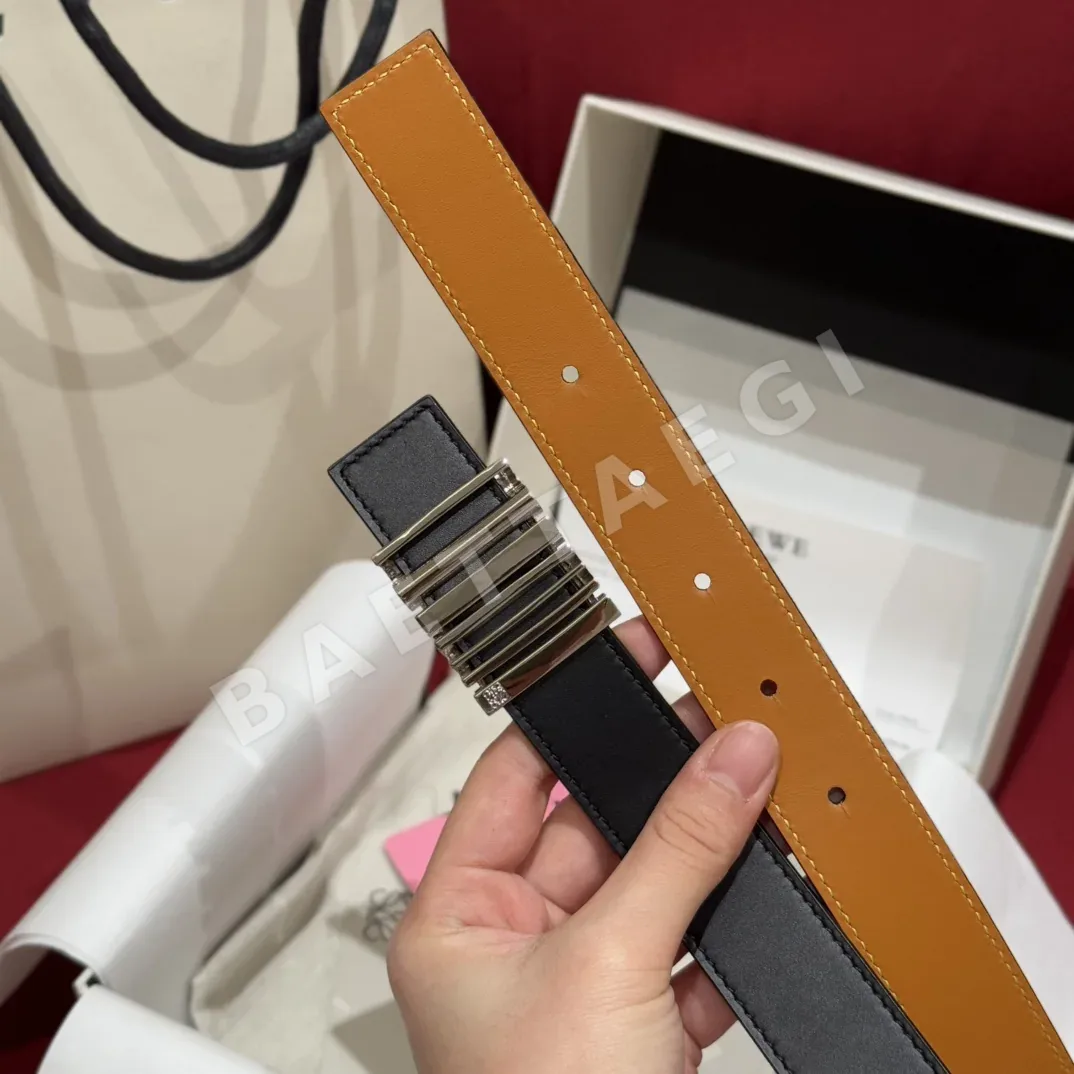 로에베 아나그램 버클 소가죽 벨트 상세 이미지 5