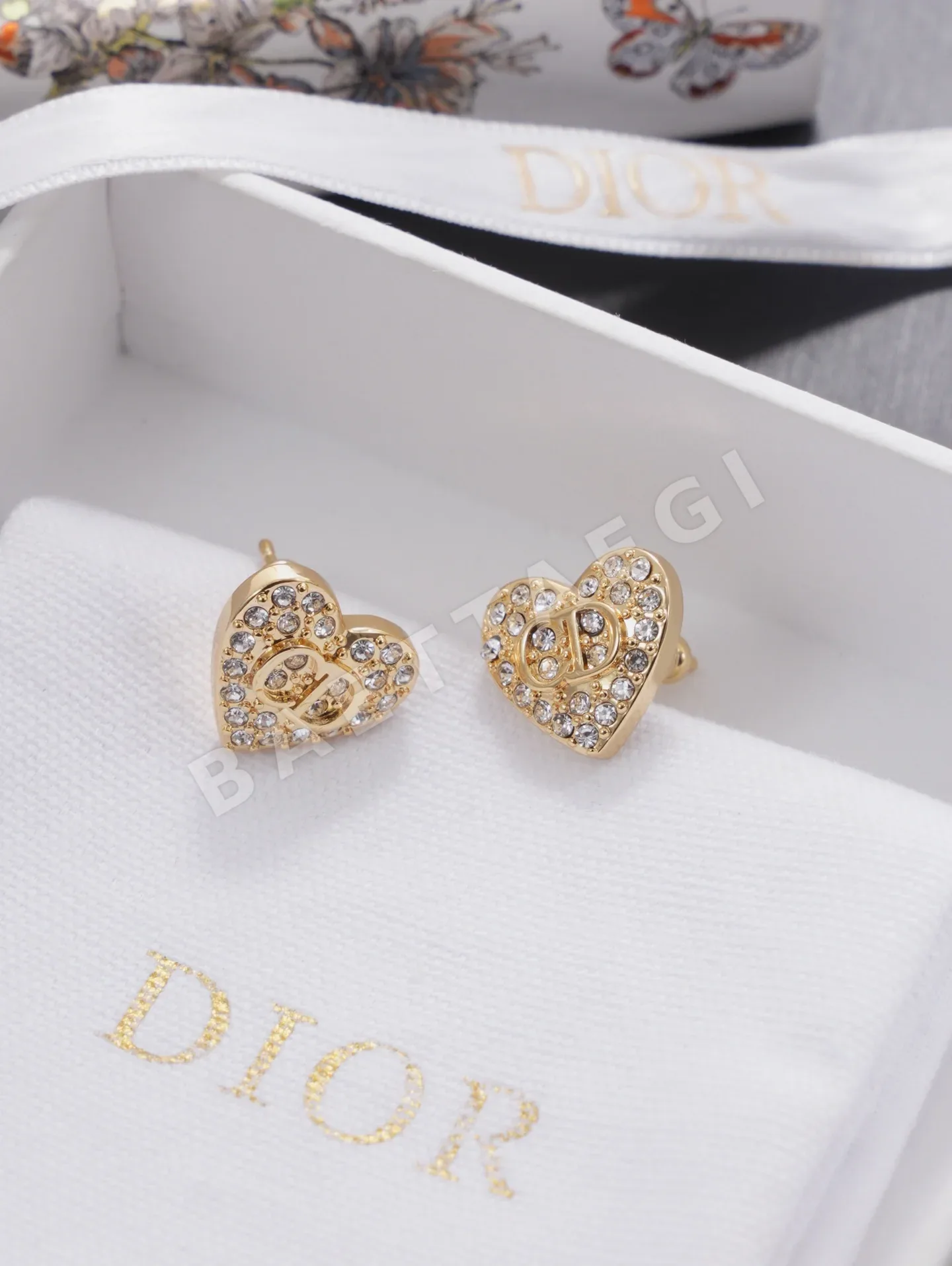 디올 하트 CD 장식 귀걸이 상세 이미지 3