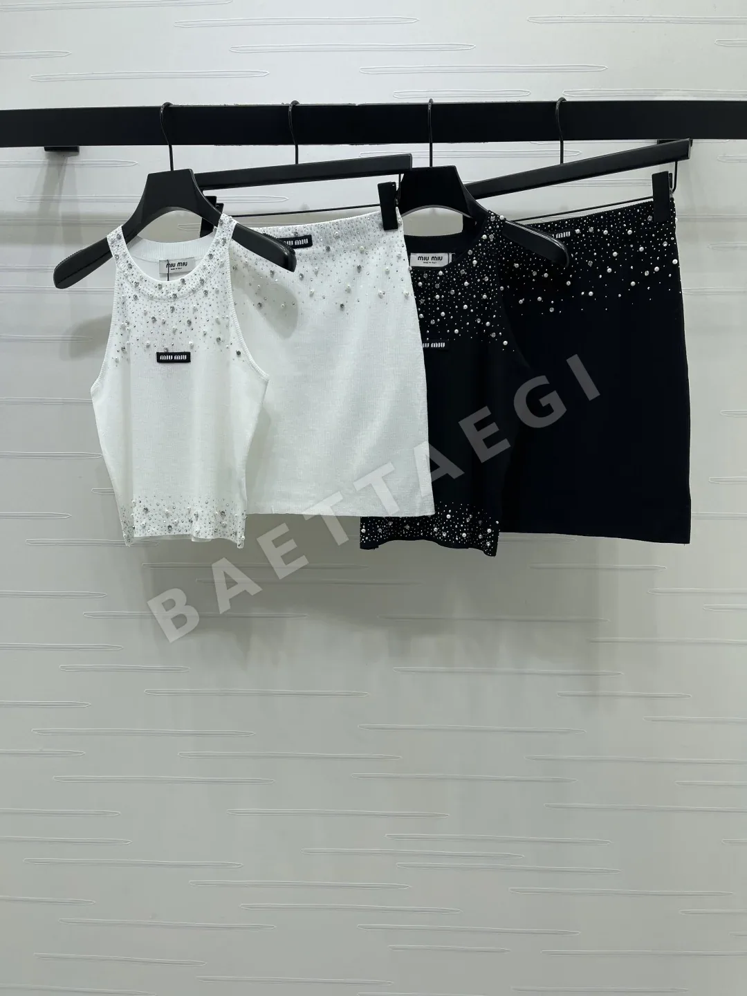 미우미우 니트 베스트 미니스커트 세트 85067