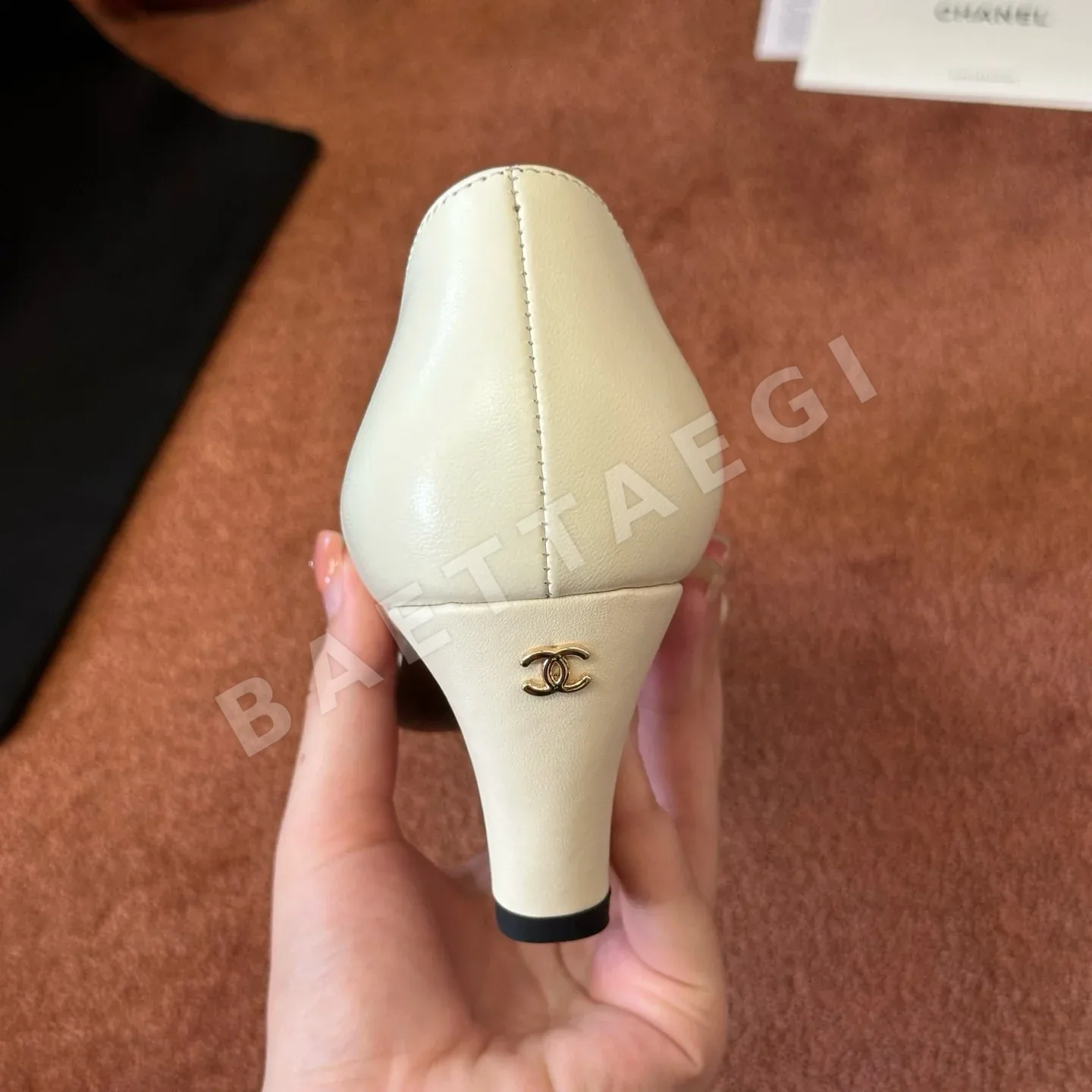 샤넬 플랫 가죽 더블 C 로고 상세 이미지 8