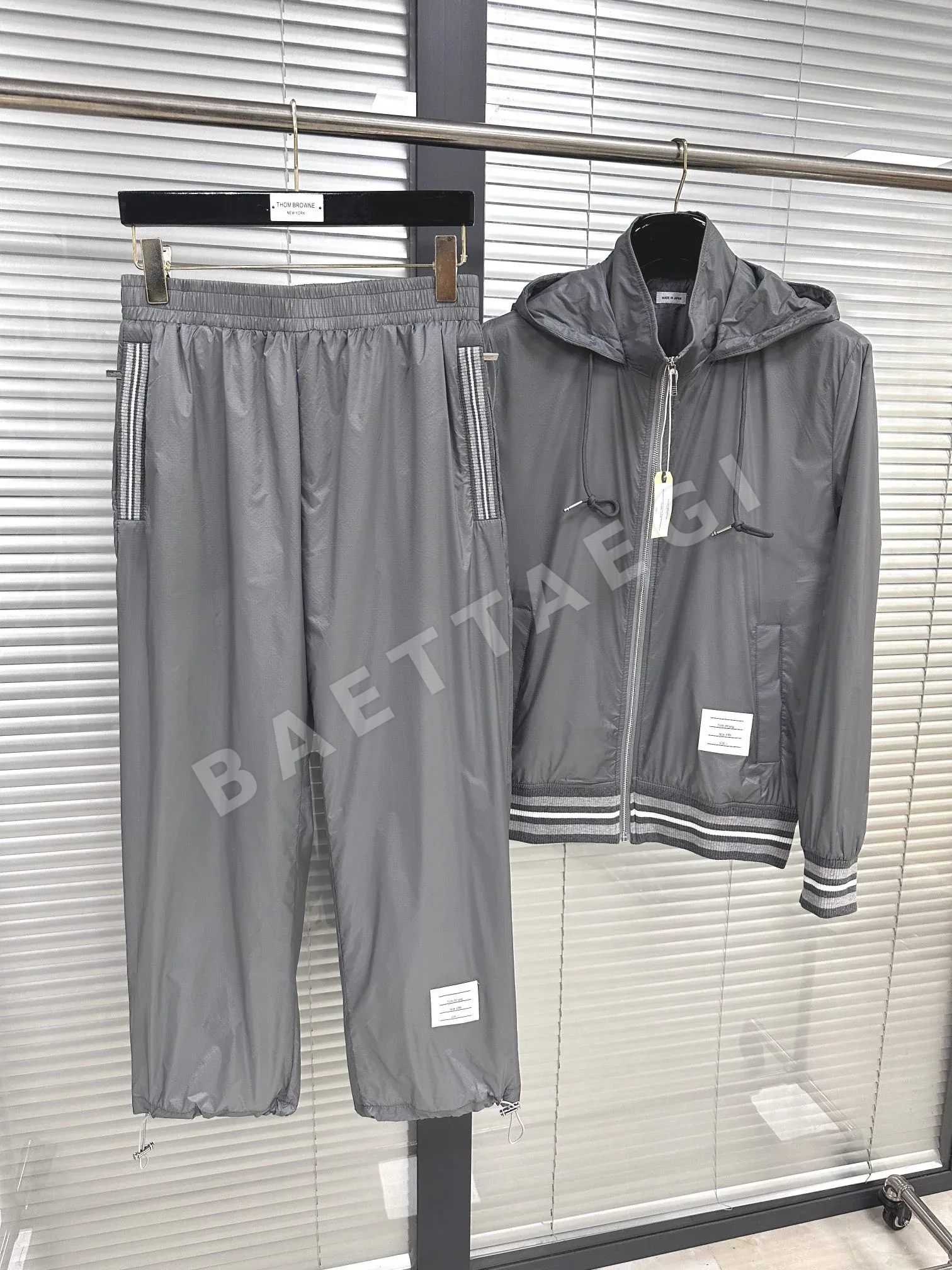 톰브라운 체크 리브 메시 포켓 남성 나일론 팬츠 상세 이미지 2