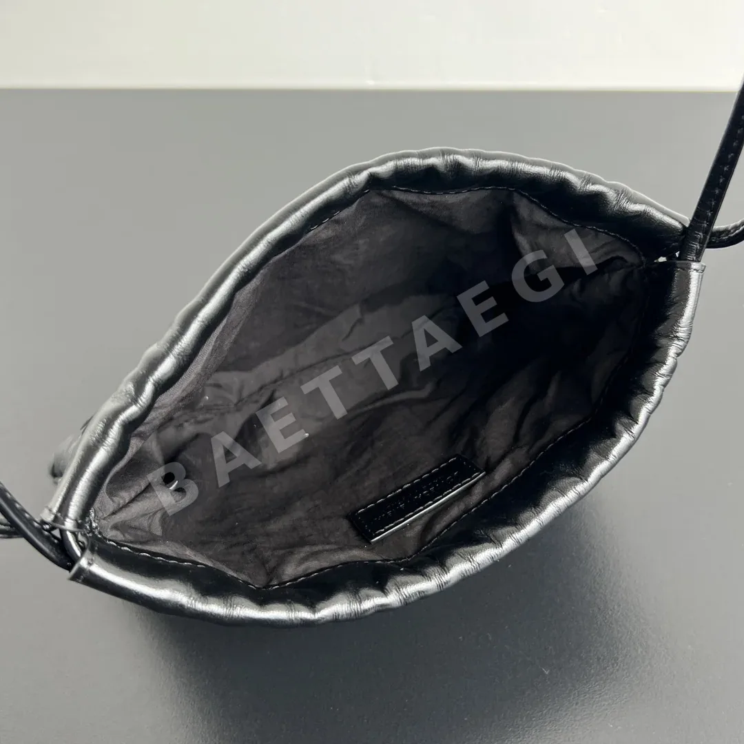 보테가베네타 뉴 드로스트링 소가죽 더스트백 816987 6164 상세 이미지 5