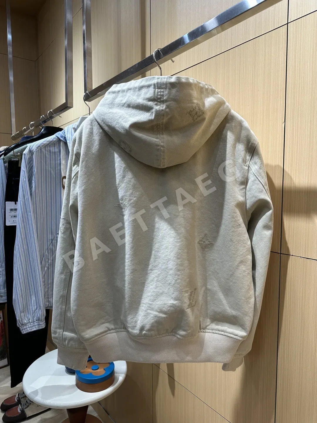 루이비통 모노그램 자수 후드 짚업 자켓 상세 이미지 20