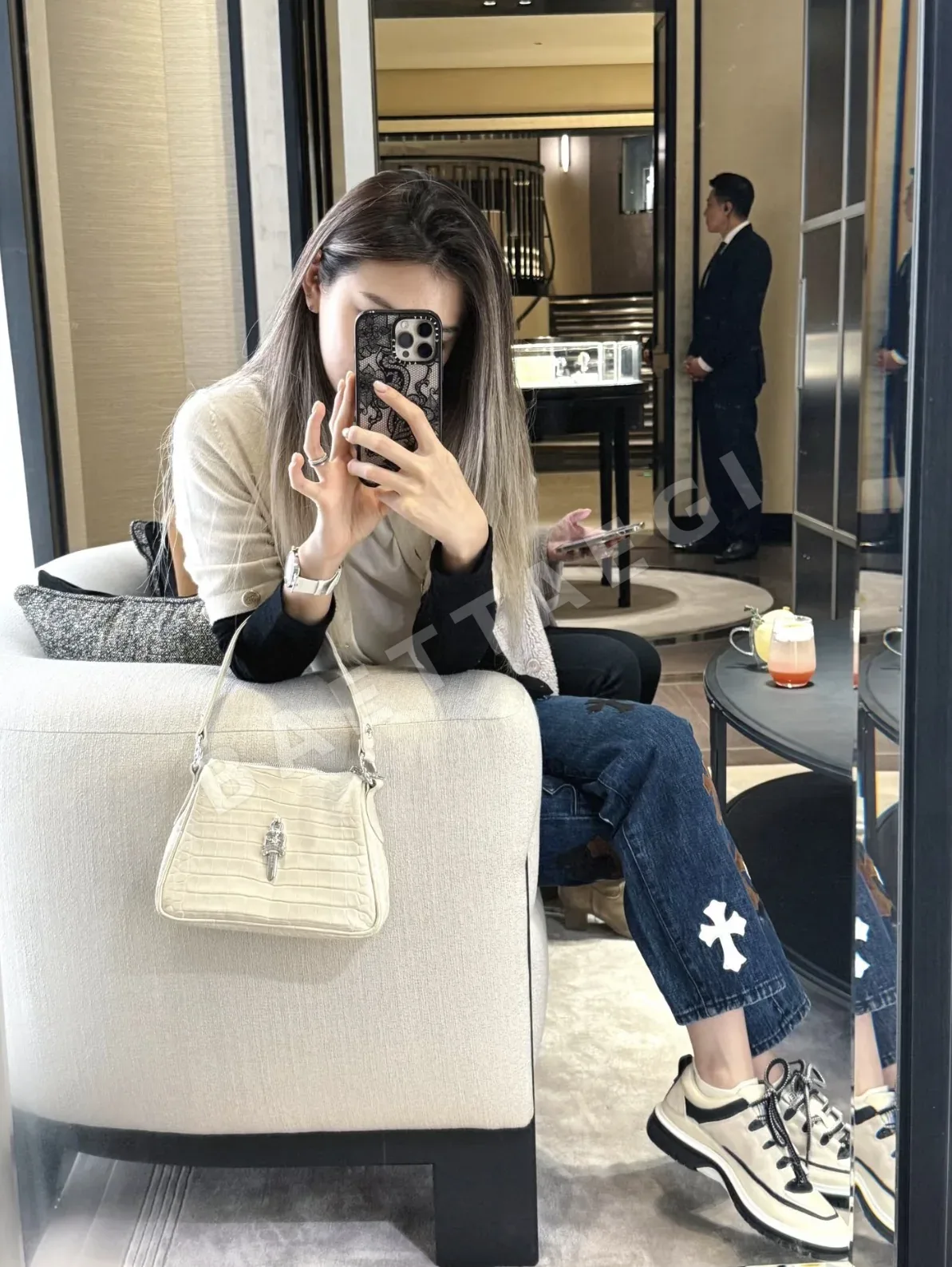 크롬하츠 화이트 크로커다일 무늬 가방 상세 이미지 7