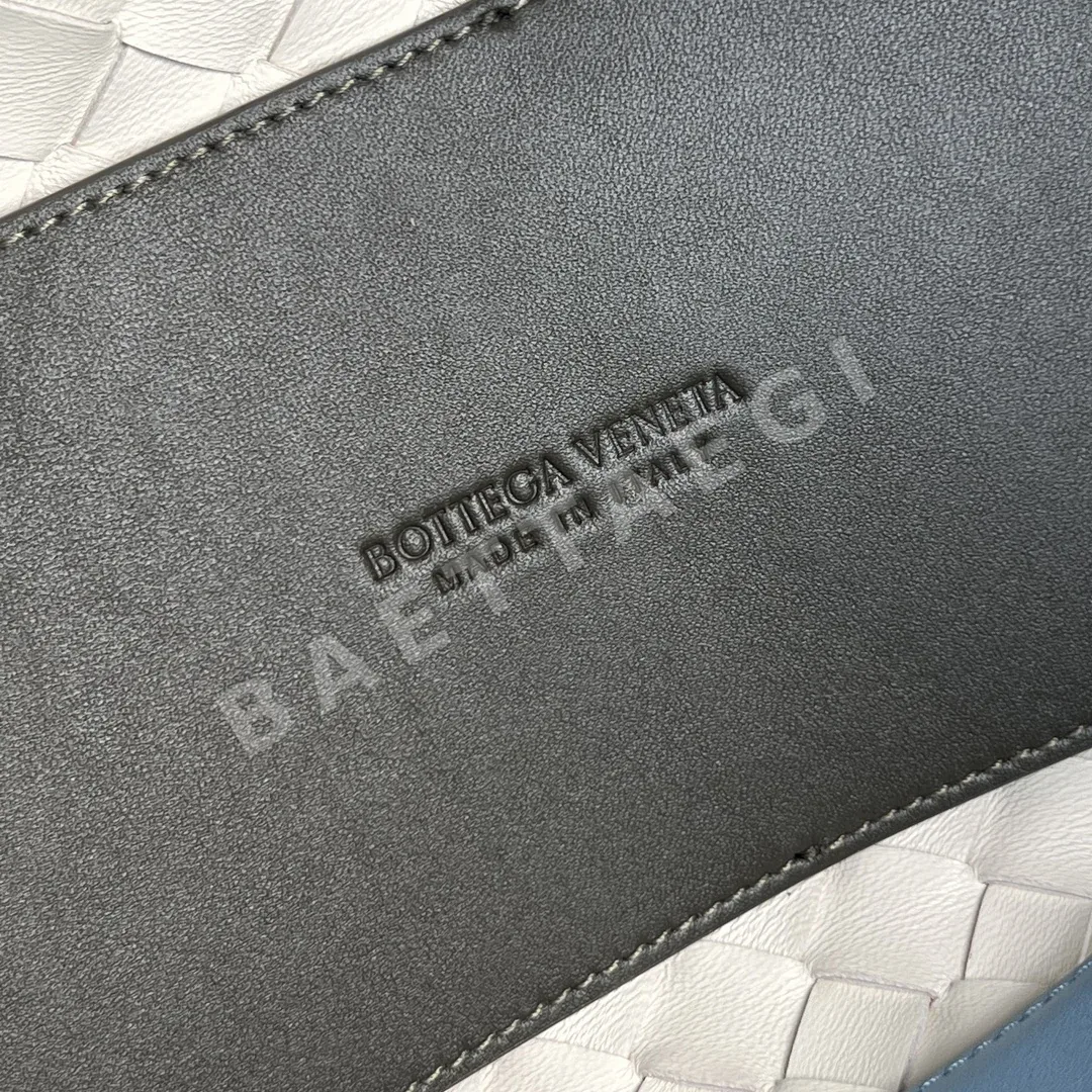 보테가베네타 안디아모 나파 램스킨 숄더백 상세 이미지 9