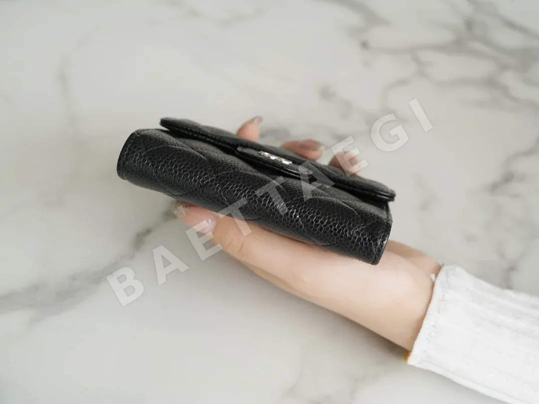 샤넬 캐비어 가죽 삼단 지갑 상세 이미지 5