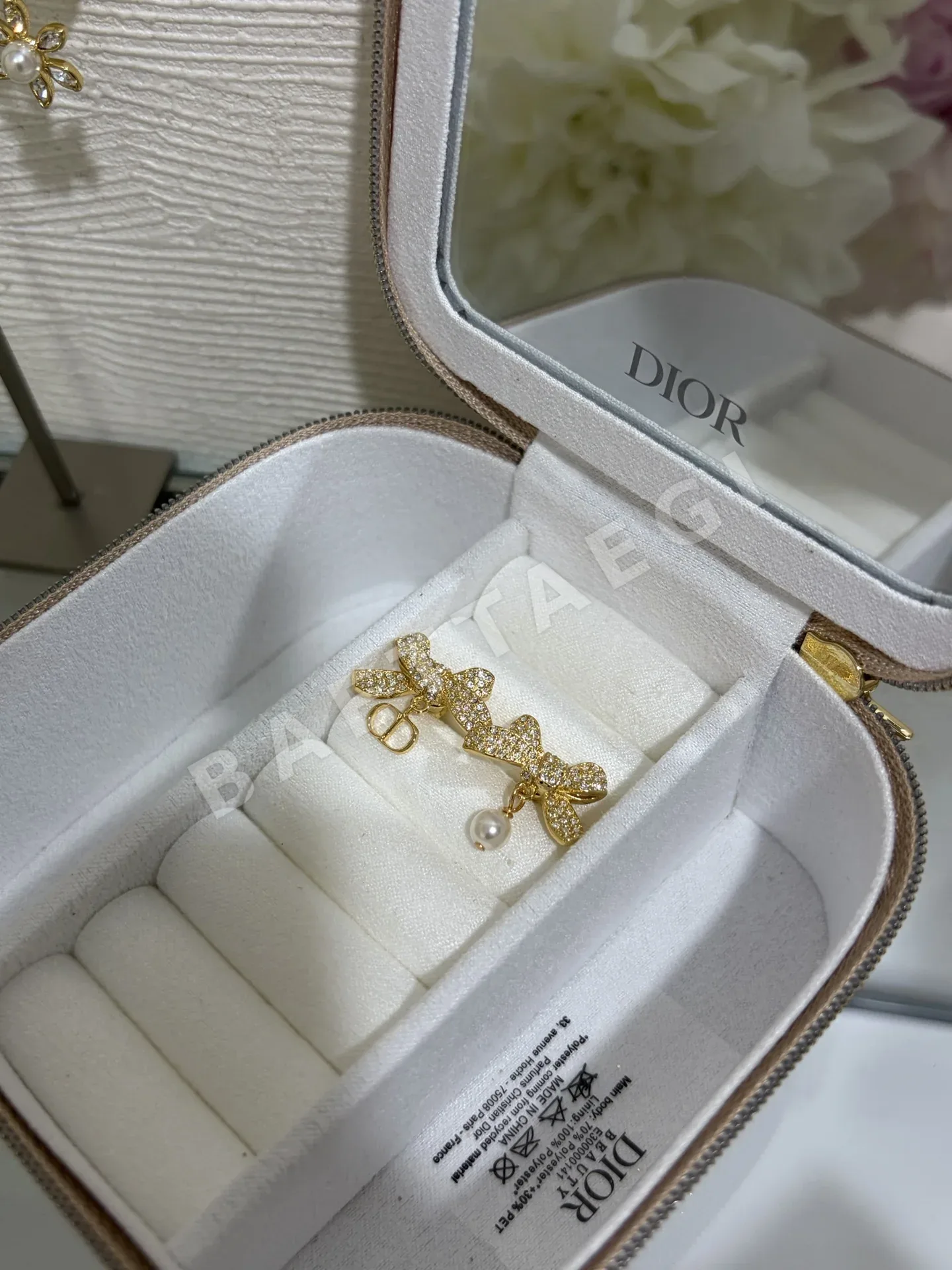 디올 다이아몬드 보우 스터드 귀걸이 상세 이미지 5