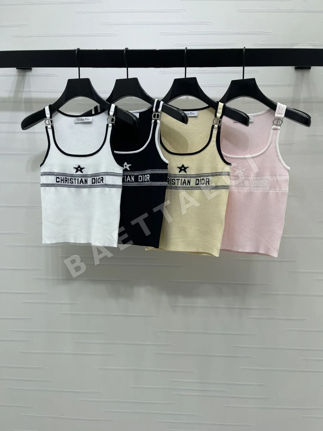 디올 스퀘어 넥 니트 베스트 92722