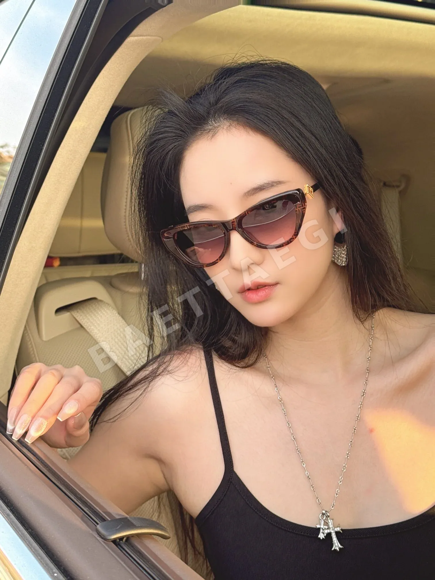 펜디 FE40149 F 선글라스 F 상세 이미지 5