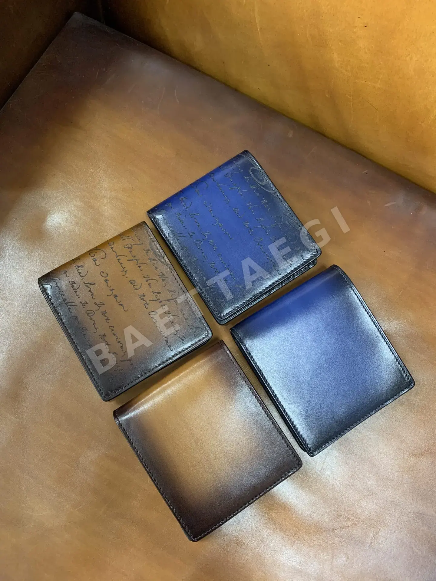 벨루티 가죽 다기능 숏월렛 지갑 상세 이미지 3