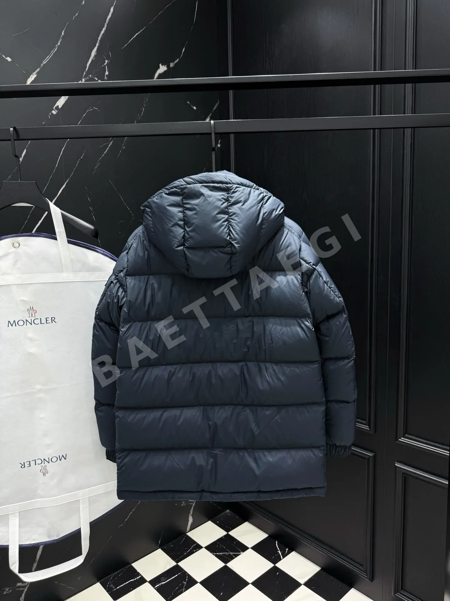 몽클레르 남성 패딩 상세 이미지 8