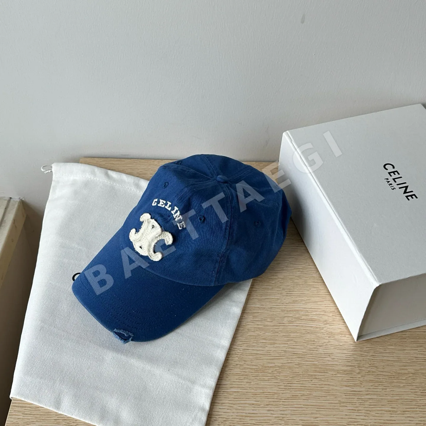 셀린느 개선문 자수 워시드 베이스볼캡 상세 이미지 2