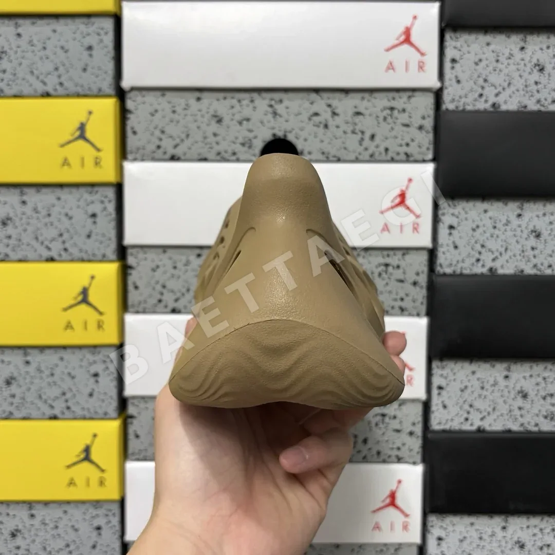 아디다스 [LW] 이지 폼 RNR GV6842 200649 Adidas Yeezy Foam RNR Clay Taupe 상세 이미지 5