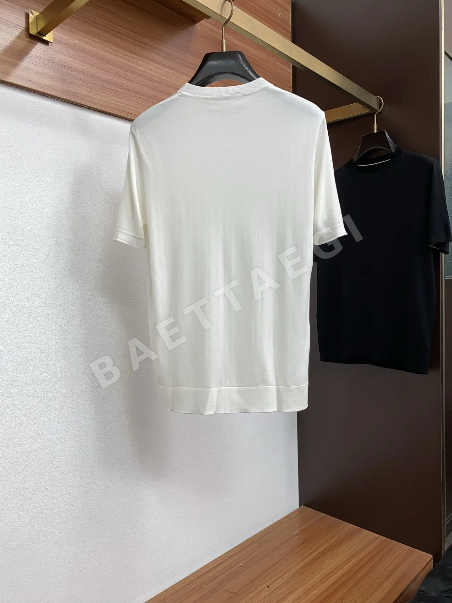 로로피아나 남성 크루넥 반팔 니트 티셔츠 상세 이미지 9