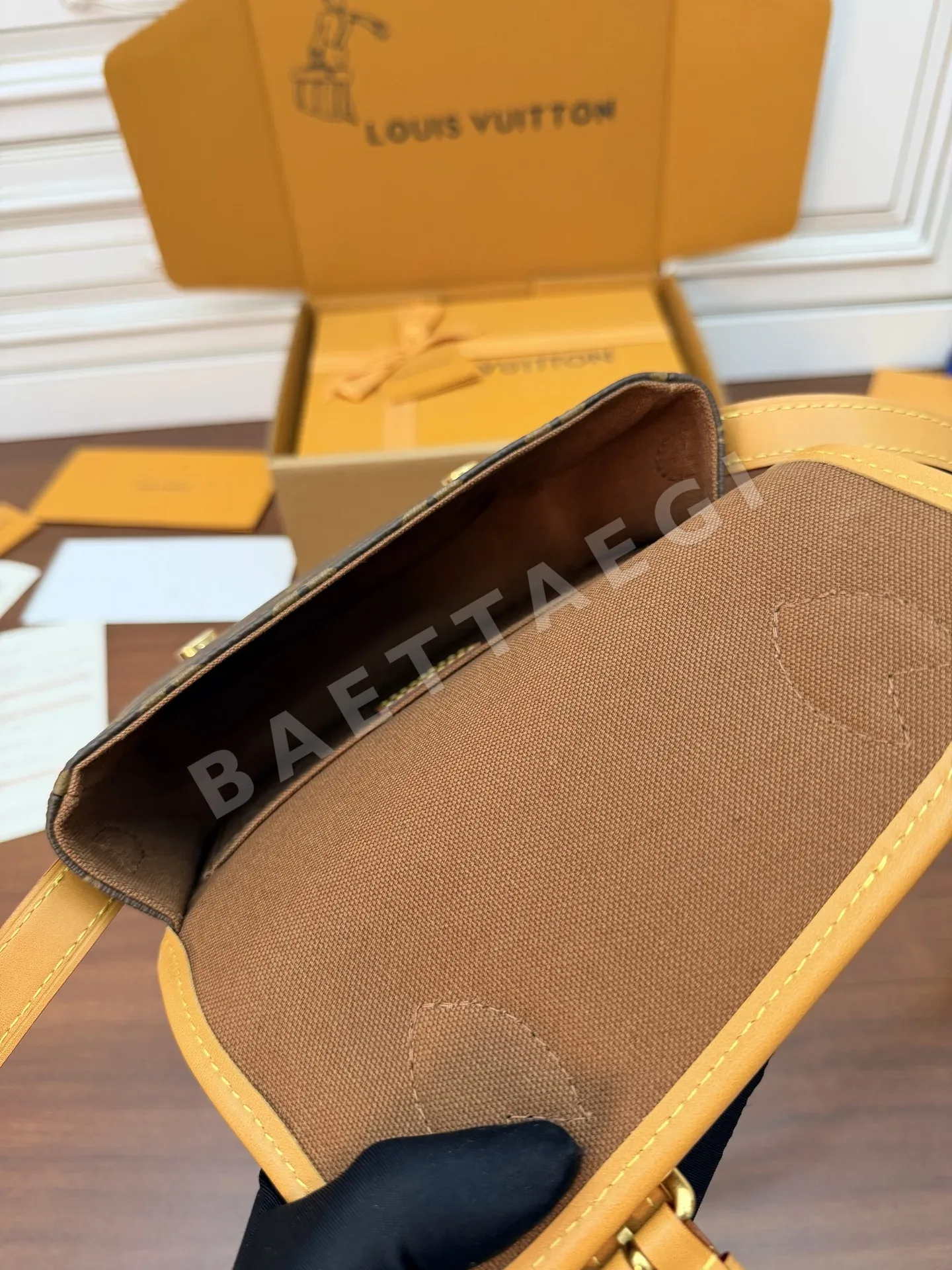 루이비통 M26805 가방 상세 이미지 7