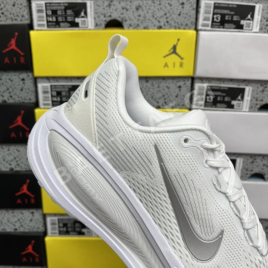 나이키 줌 보메로 18 HM6804-104 201108 Nike Zoom Vomero 18 상세 이미지 8