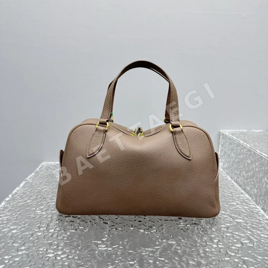 로로피아나 스몰 록 그레이 가방 상세 이미지 18