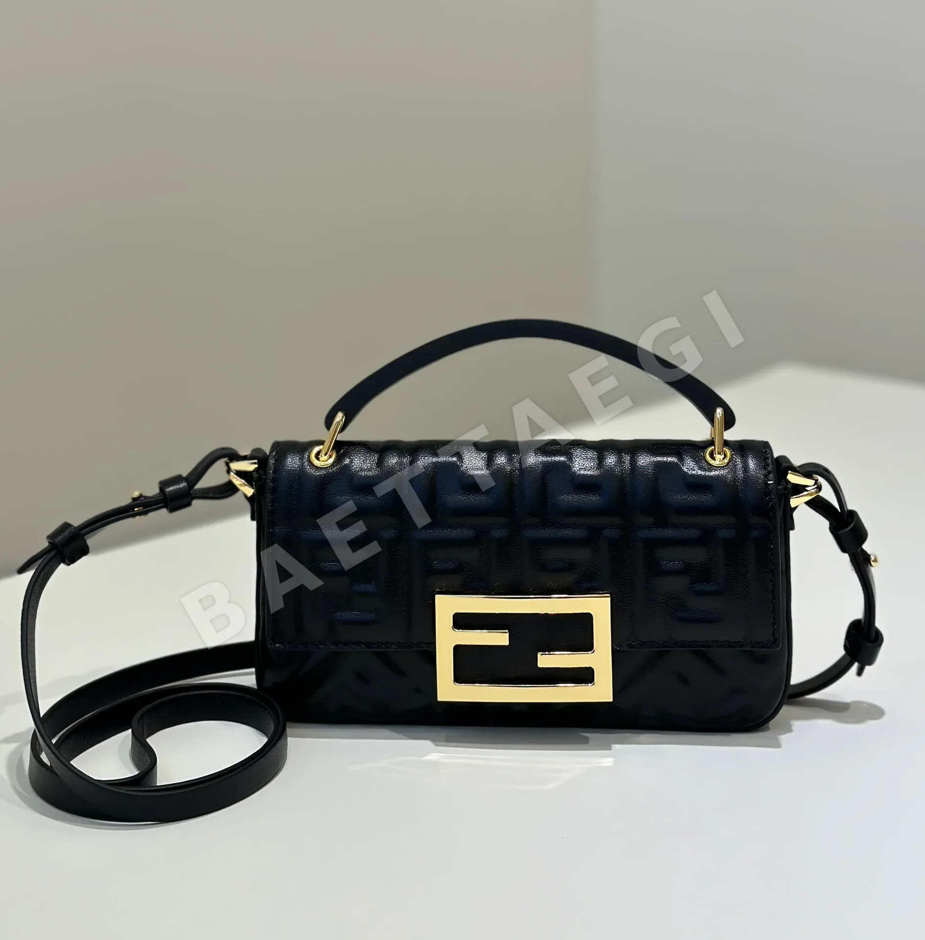 펜디 바게트 폰 파우치 8620 C8620 C