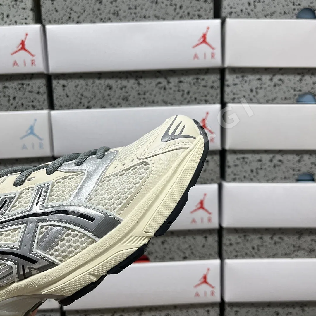 아식스 [VP] 젤 1130 1202A164-116 200548 Asics Gel-1130 Cream Clay Grey 상세 이미지 4