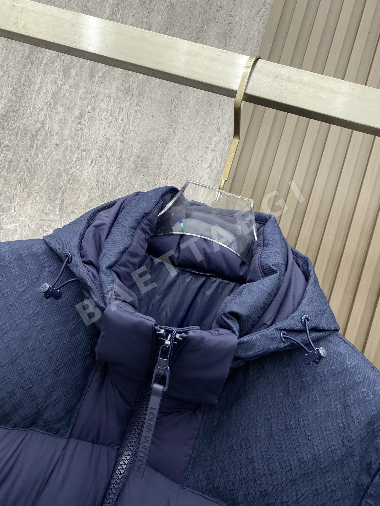 루이비통 컬러블록 모노그램 남성 다운 패딩 상세 이미지 25