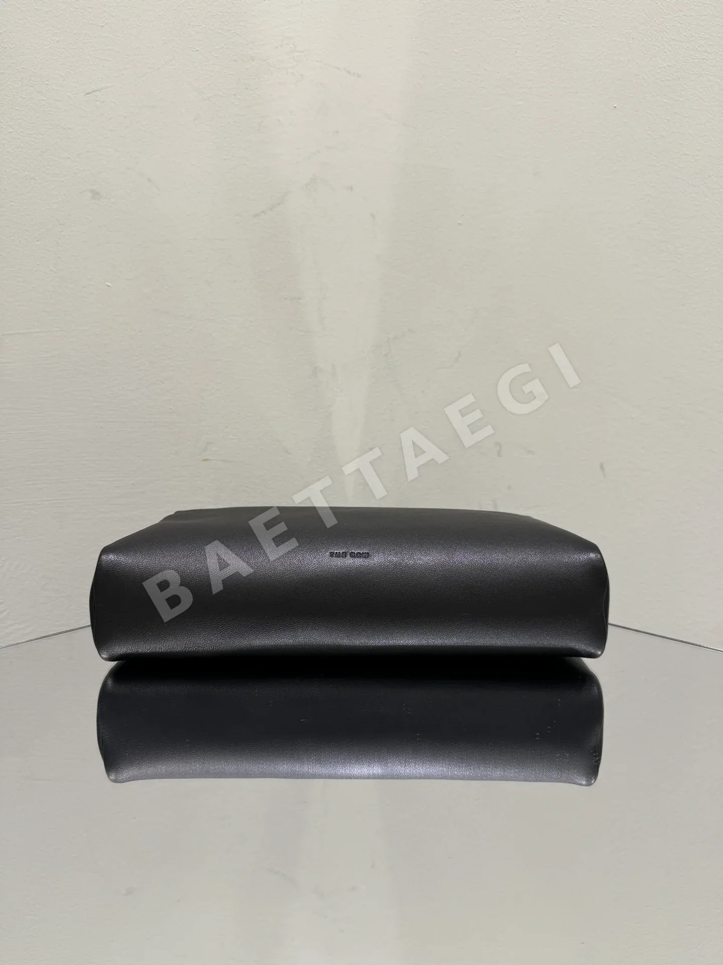 더로우 양가죽 클러치백 겸 화장품 파우치 상세 이미지 4