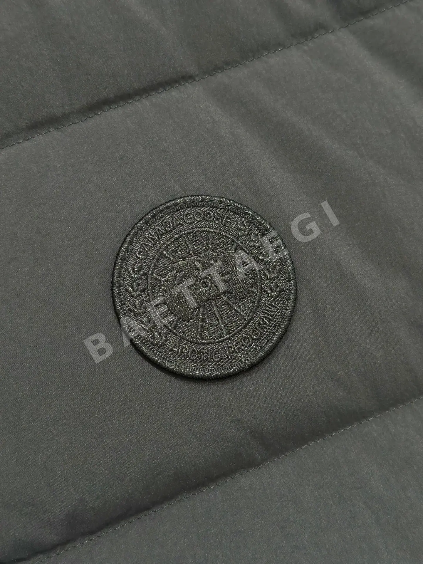 캐나다구스 크로프턴 다운 조끼 상세 이미지 8