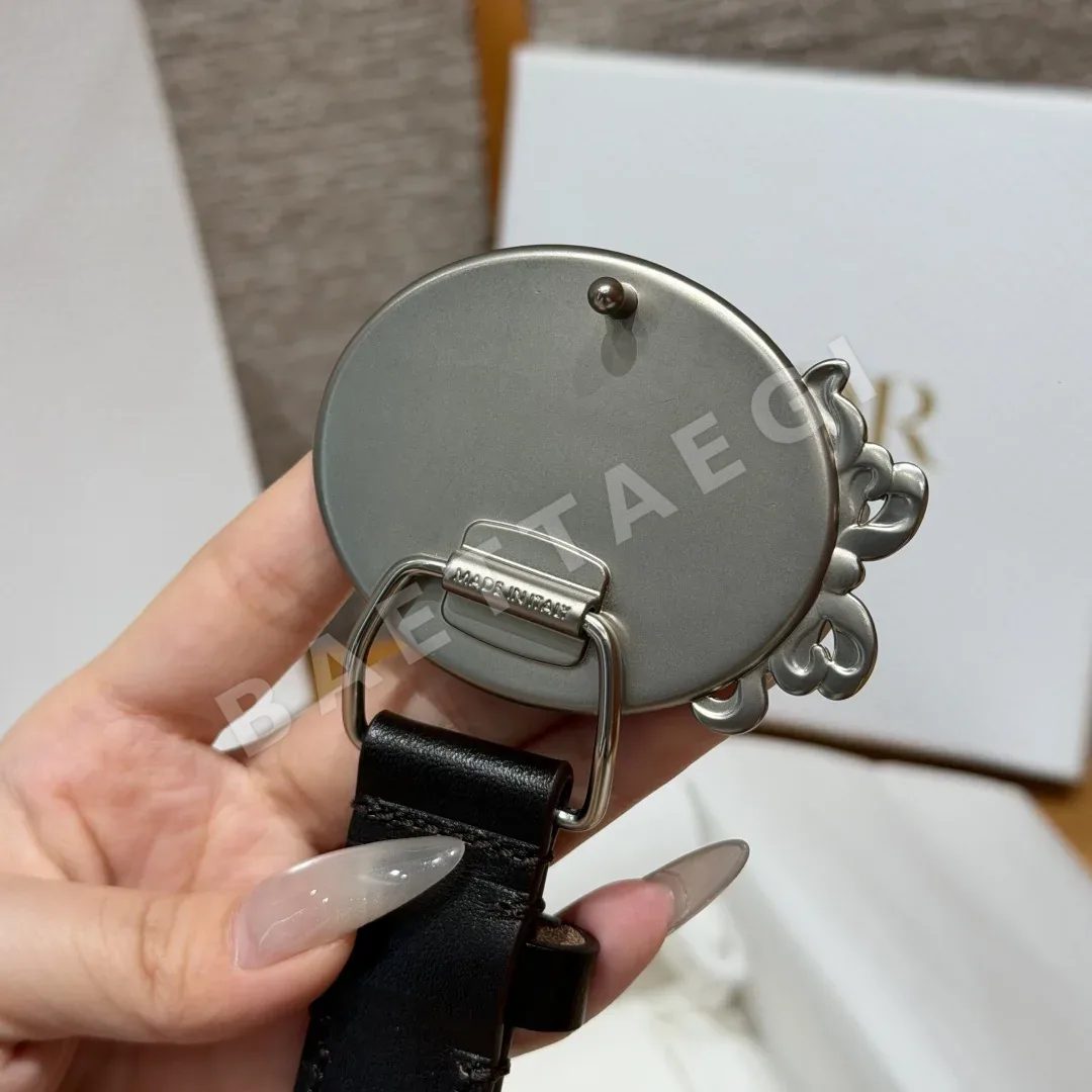 디올 메달리온 블랙 송아지가죽 벨트 상세 이미지 5