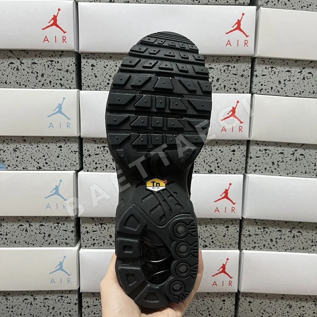 나이키 [DF] 에어 맥스 플러스 블랙 실버 FZ4237 201081 Nike Air Max Plus Swarovski Moonlight 001 상세 이미지 4