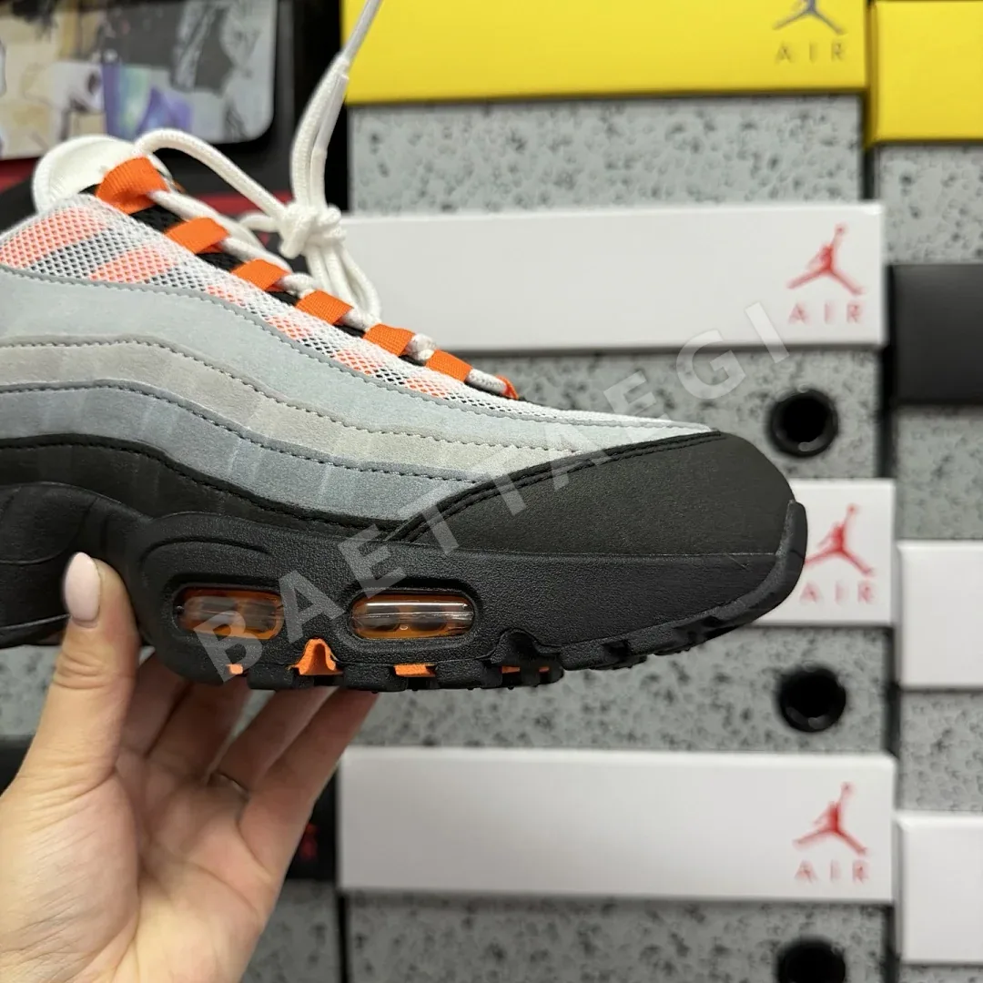 나이키 [GX] 에어 맥스 95 OG 블랙 그레이 오렌지 HM4740-005 201232 Nike Air Max 95 OG Big Bubble 상세 이미지 5