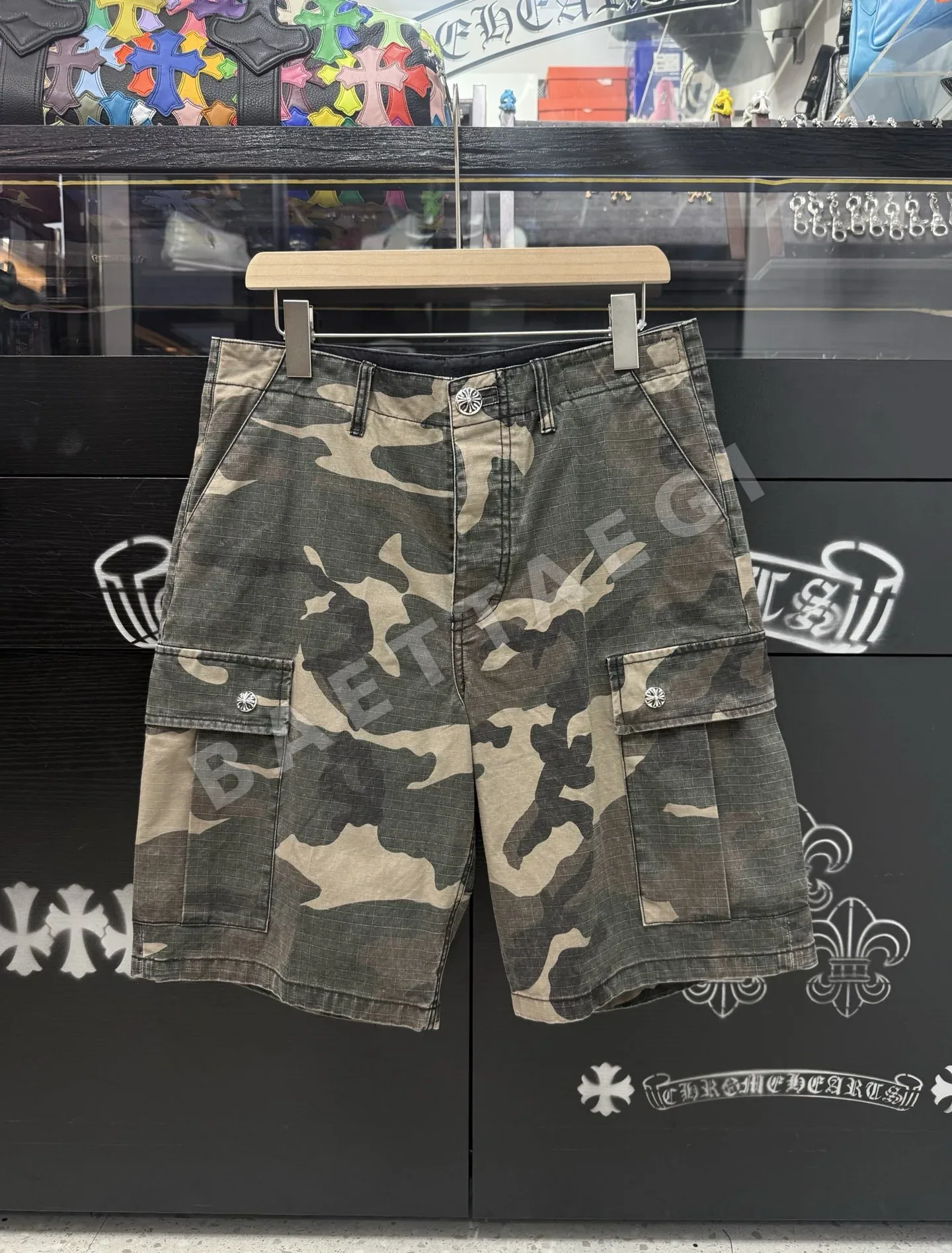 크롬하츠 카모플라주 가죽 트림 남성 반바지 상세 이미지 1