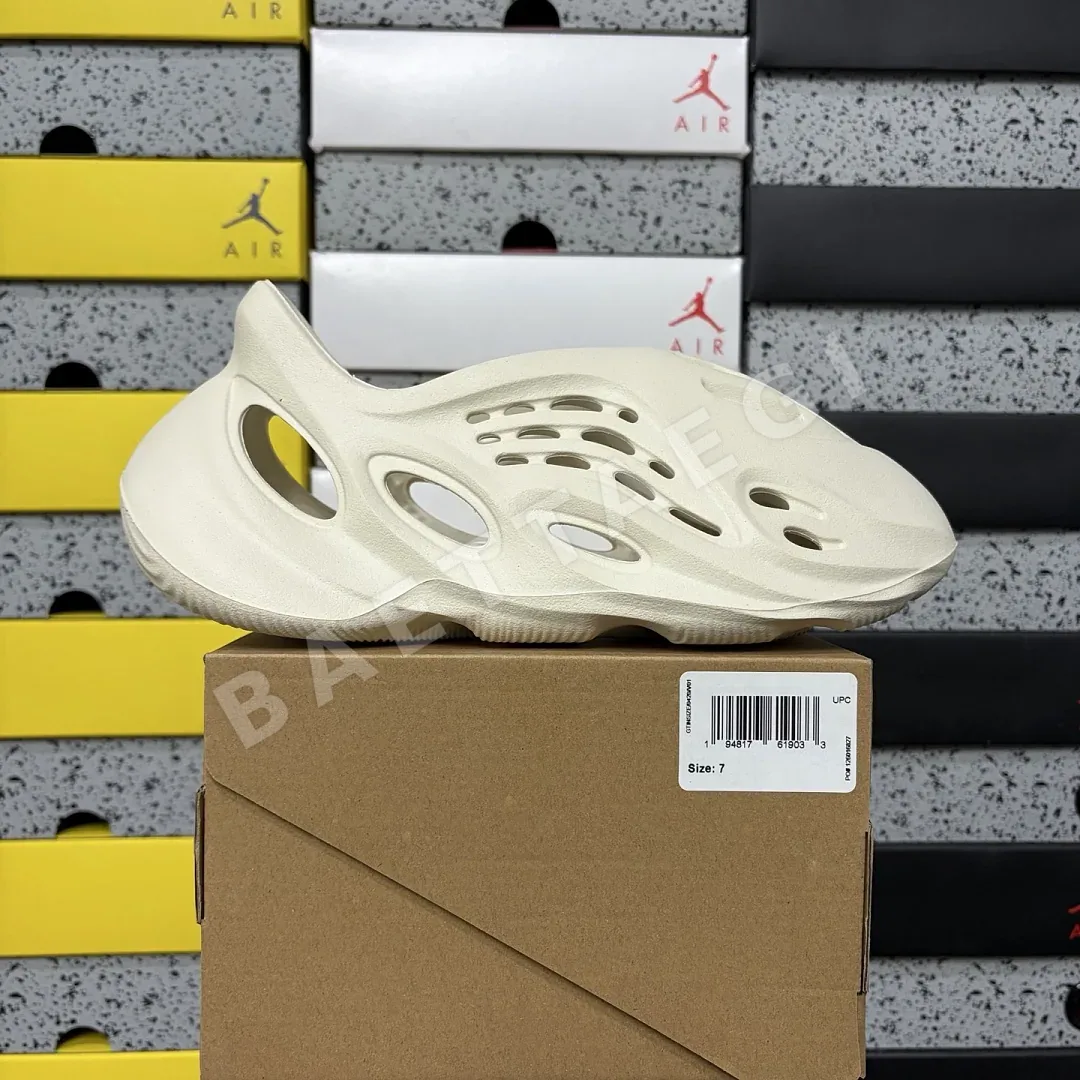 아디다스 [LW] 이지 폼 RNNR G55486 200648 Adidas Yeezy Foam RNNR Ararat