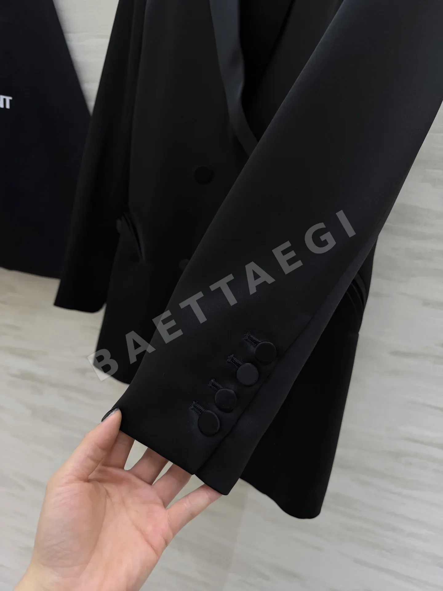 생로랑 아세테이트 새틴 더블 브레스티드 여성 자켓 상세 이미지 8