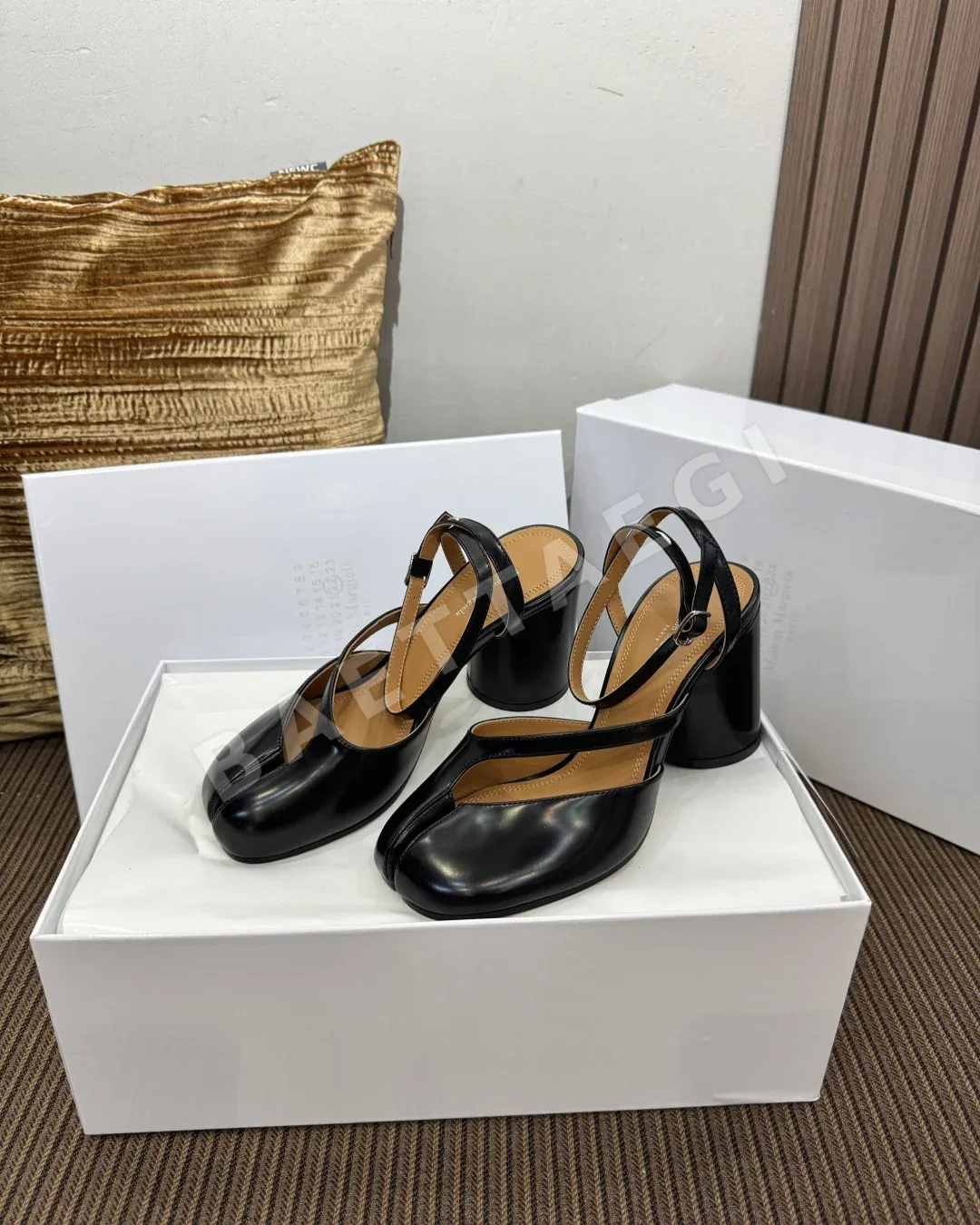 마르지엘라 MM6 스플릿 토 하이힐 샌들 상세 이미지 3
