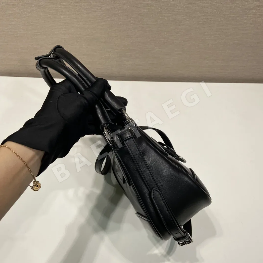 프라다 램스킨 숄더백 1BA381 상세 이미지 5